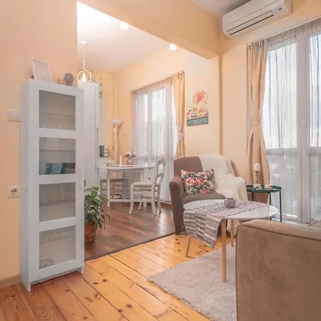 Cozy Home: Two-bedroom With Stunning View شقة *